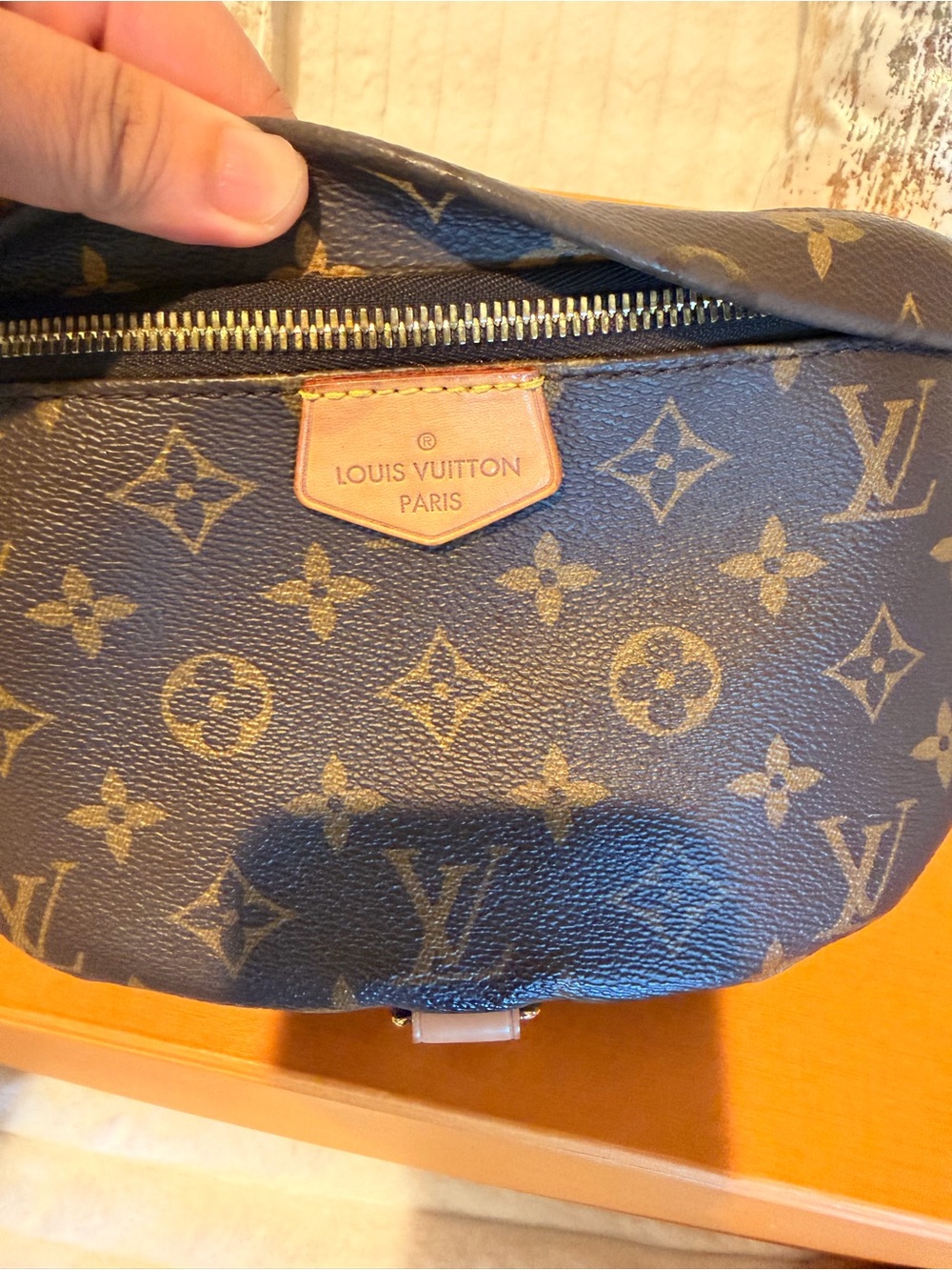 Louis Vuitton Bumbag in Monogram Canvas - Picture 3 of 16
